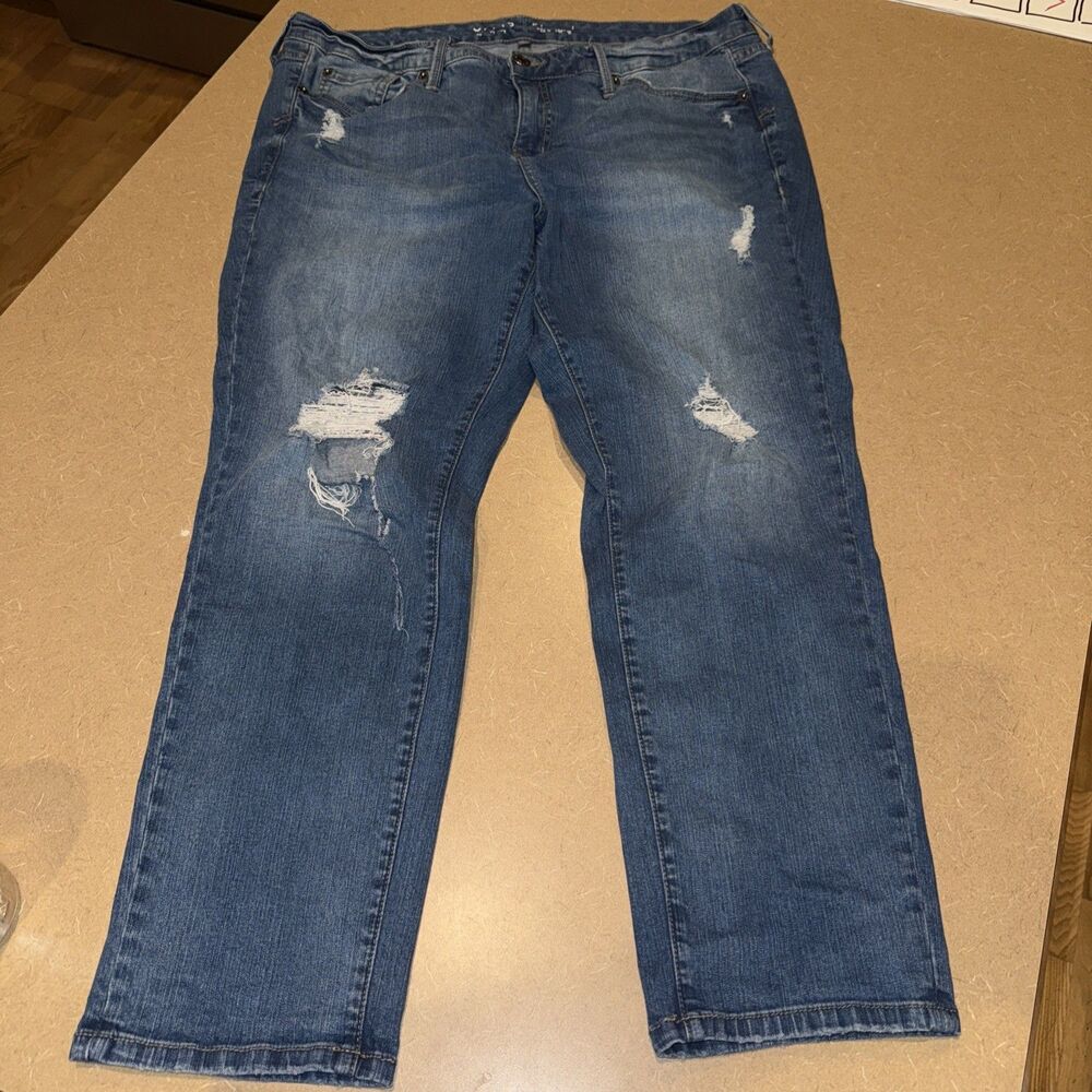 Torrid Feel the Fit Jeans Stretch Distressed 18R 18 - Straight Medium Wash Tear